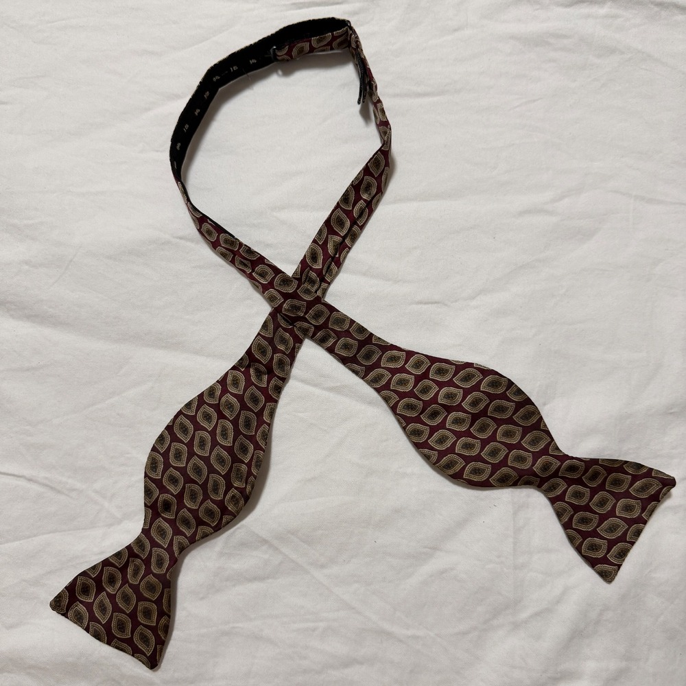 Kilgour French & Stanbury Silk Bow Tie Self Tie Burgundy Geometric Men AS IS